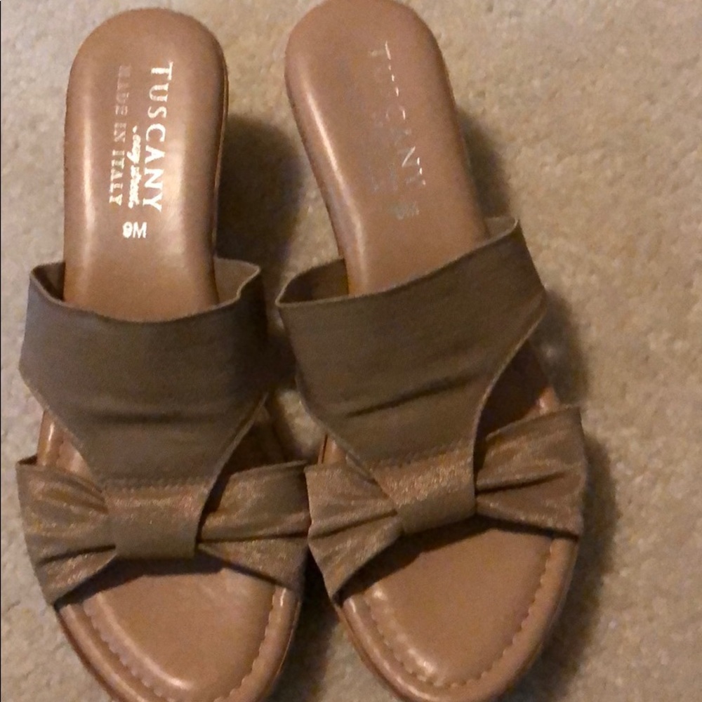 Tuscany wedges size 9